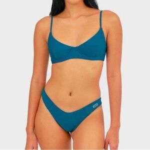 NWT | Blackbough Bikini Blue Soda Willow Top Medium, Maui Bottom Large